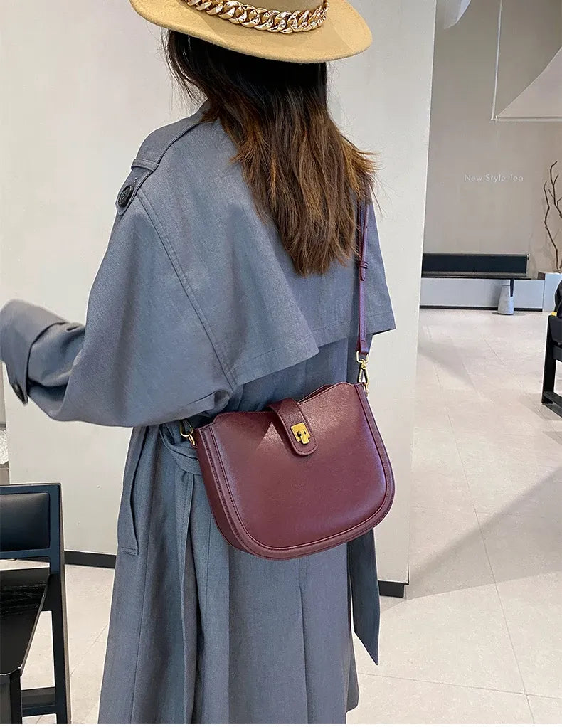 Bolsa de ombro feminina de couro natural