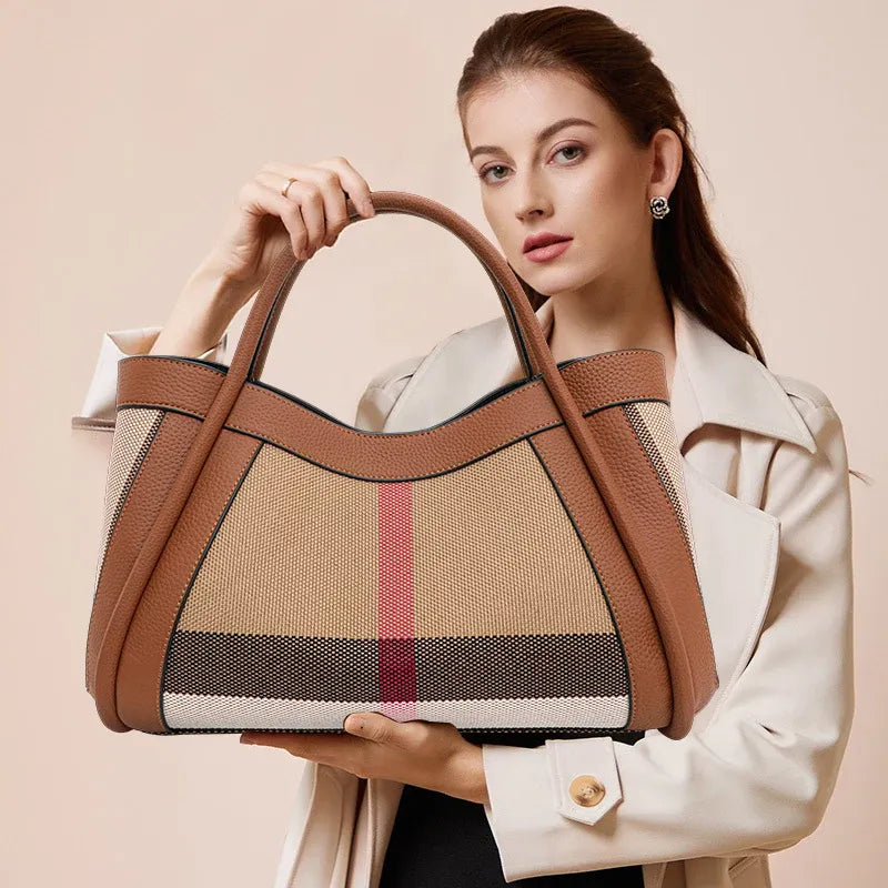 Bolsa de Mão em Couro Iona
