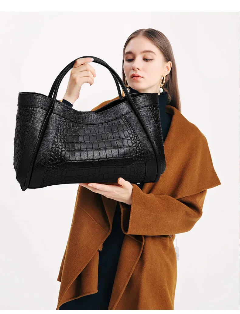 Bolsa de Mão em Couro Iona Black