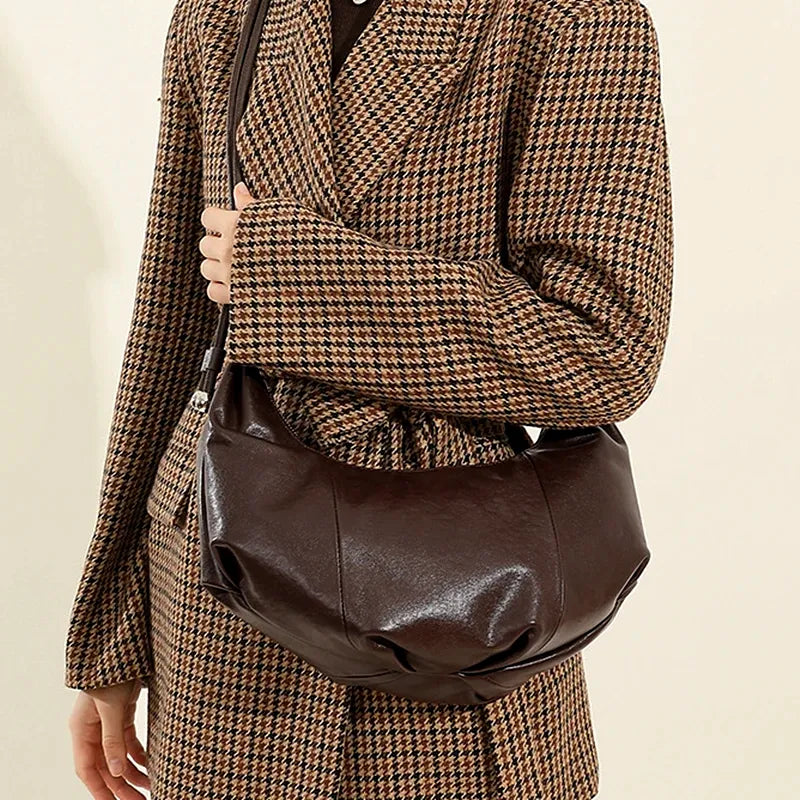 Bolsa Hobo em couro Bebel