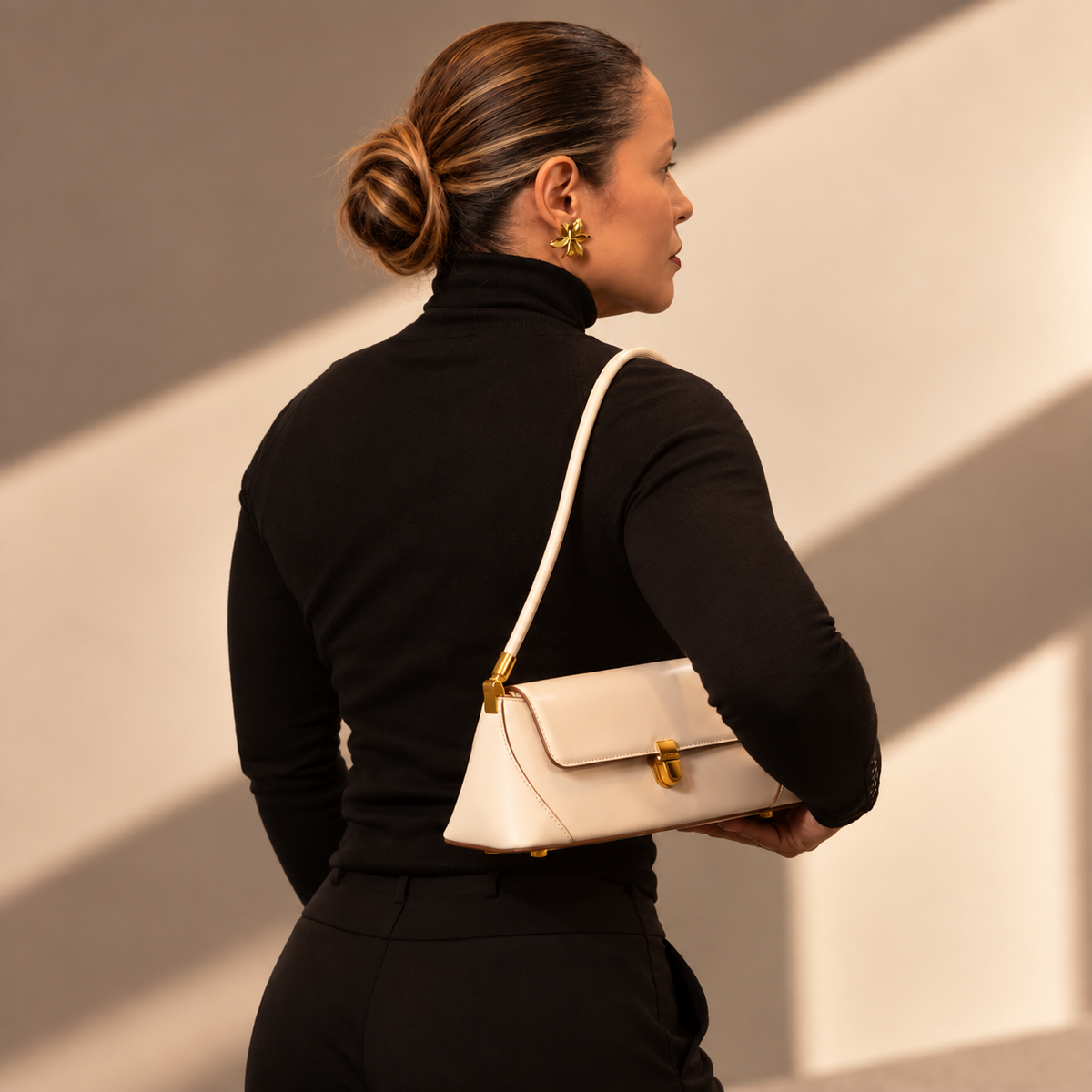 Bolsa Baguete em Couro Veneza