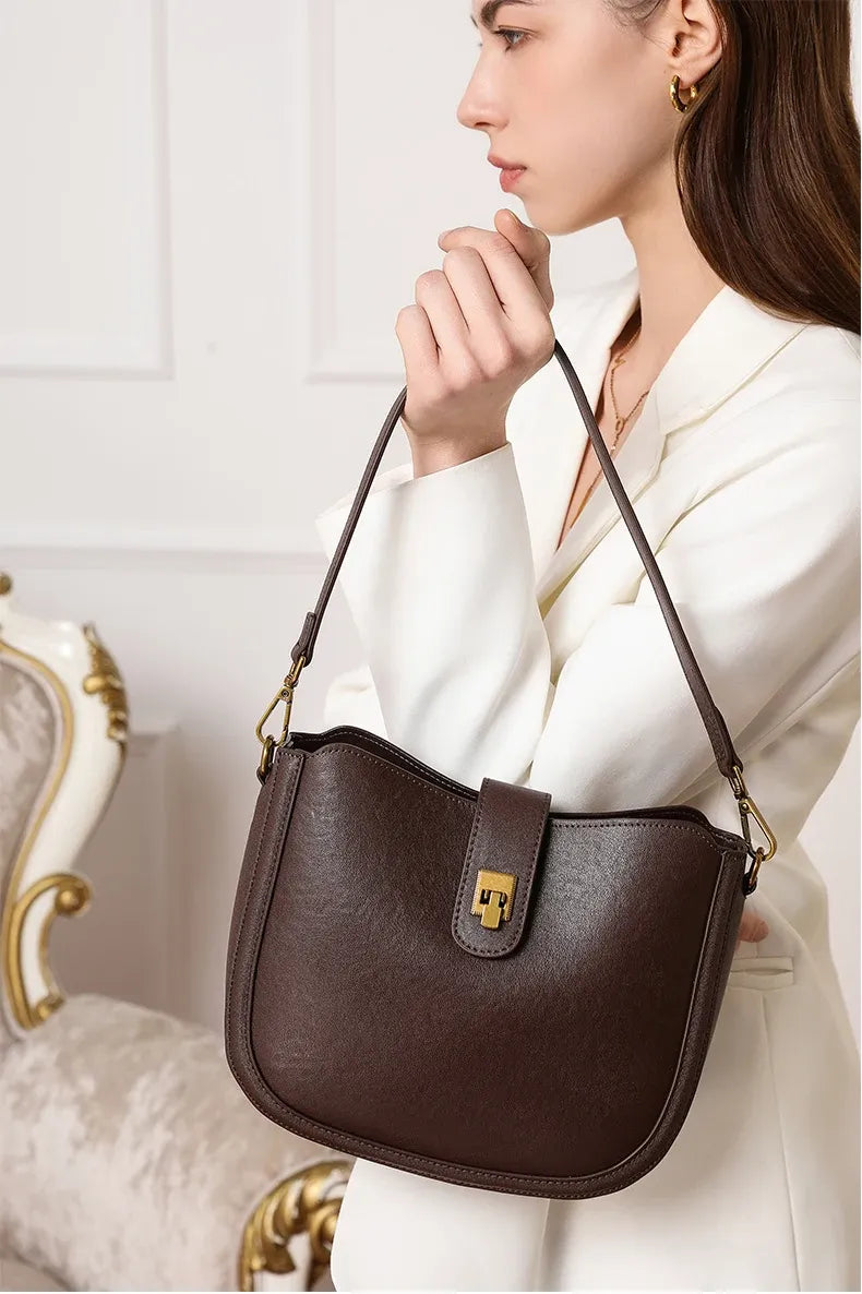 Bolsa de ombro feminina de couro natural