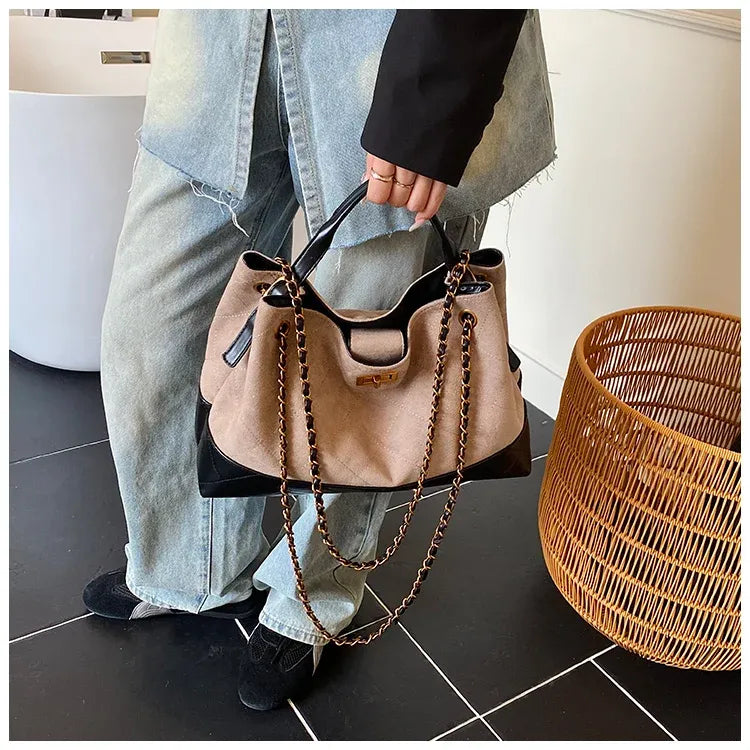 Bolsa de Ombro Camurça Montserrat