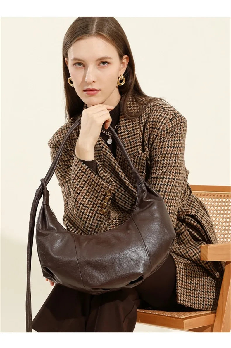 Bolsa Hobo em couro Bebel