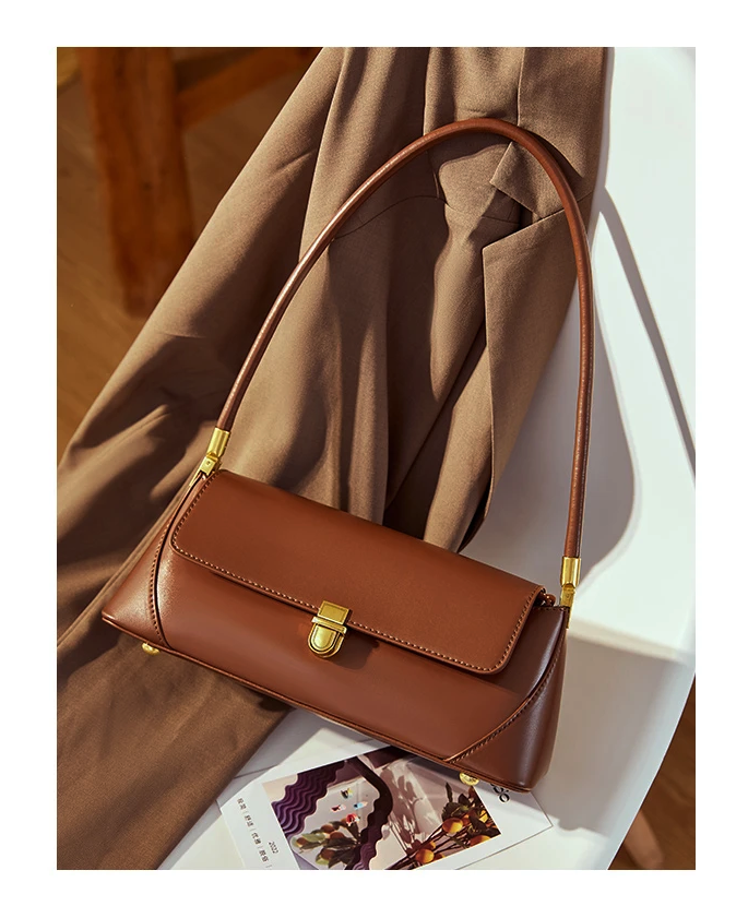 Bolsa Baguete em Couro Veneza