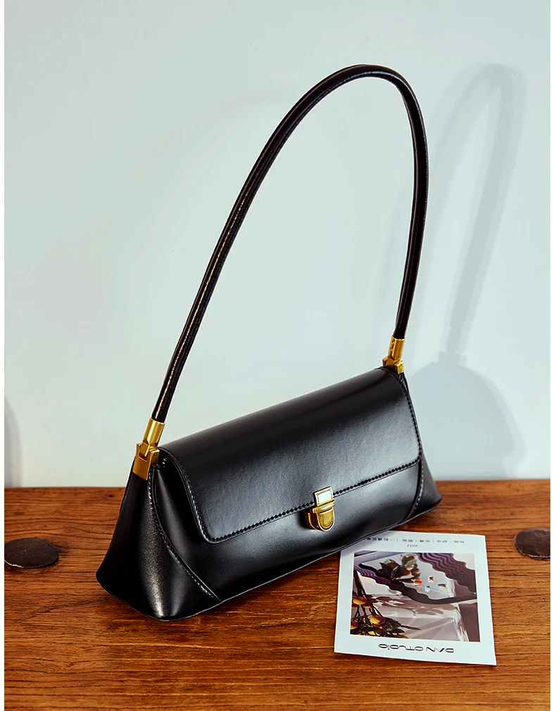 Bolsa Baguete em Couro Veneza