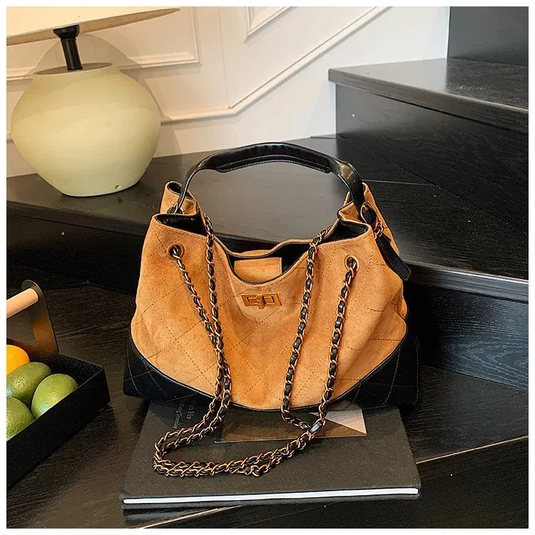 Bolsa de Ombro Camurça Montserrat