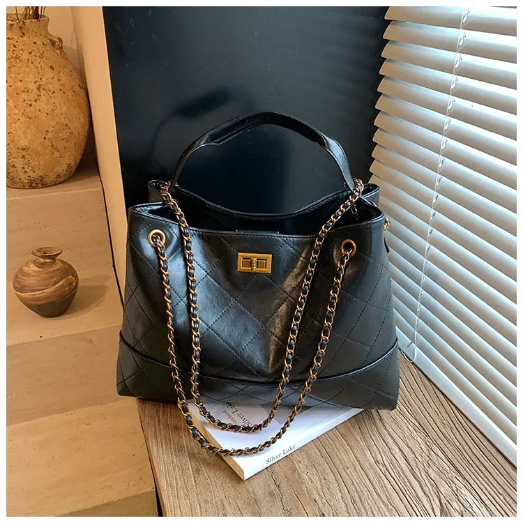 Bolsa de Ombro Camurça Montserrat