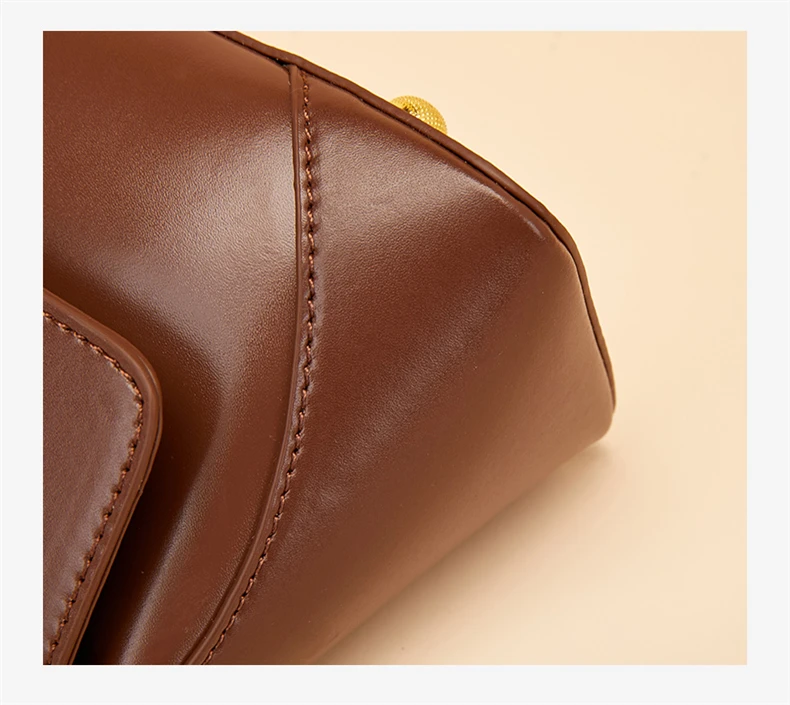 Bolsa Baguete em Couro Veneza