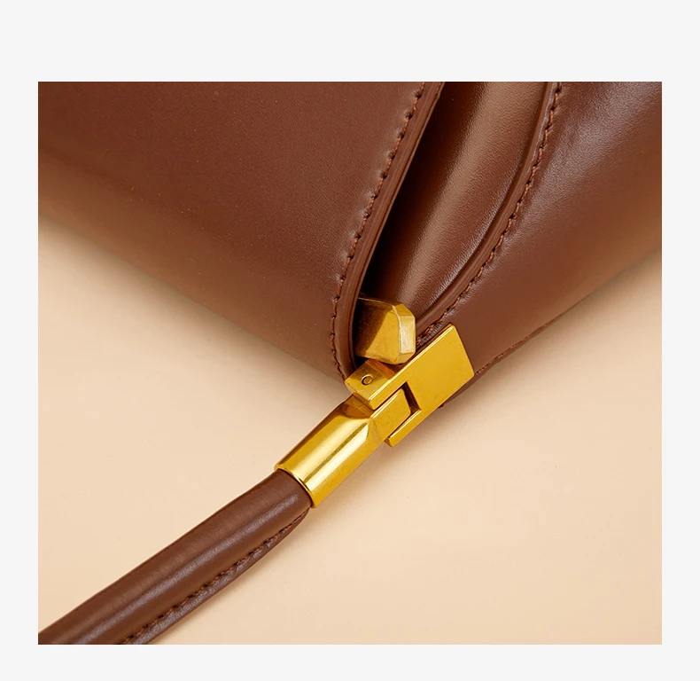 Bolsa Baguete em Couro Veneza