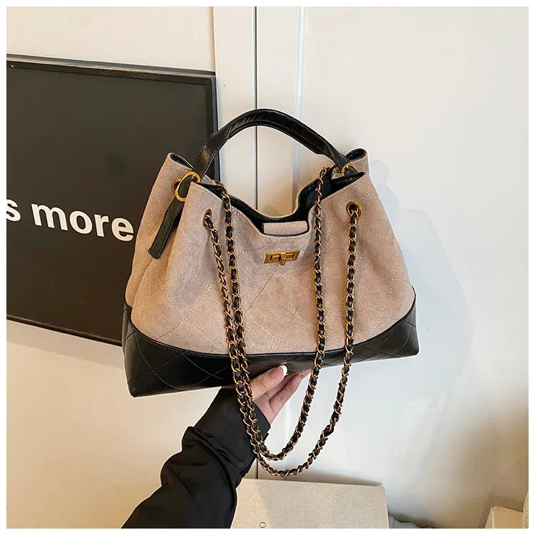 Bolsa de Ombro Camurça Montserrat