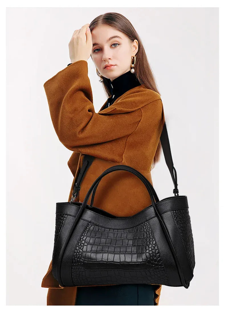 Bolsa de Mão em Couro Iona Black