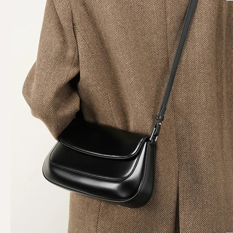 Bolsa Baguete em Couro Dállia