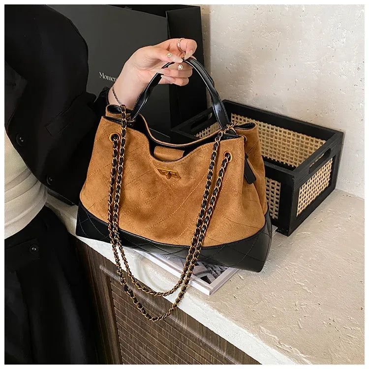 Bolsa de Ombro Camurça Montserrat