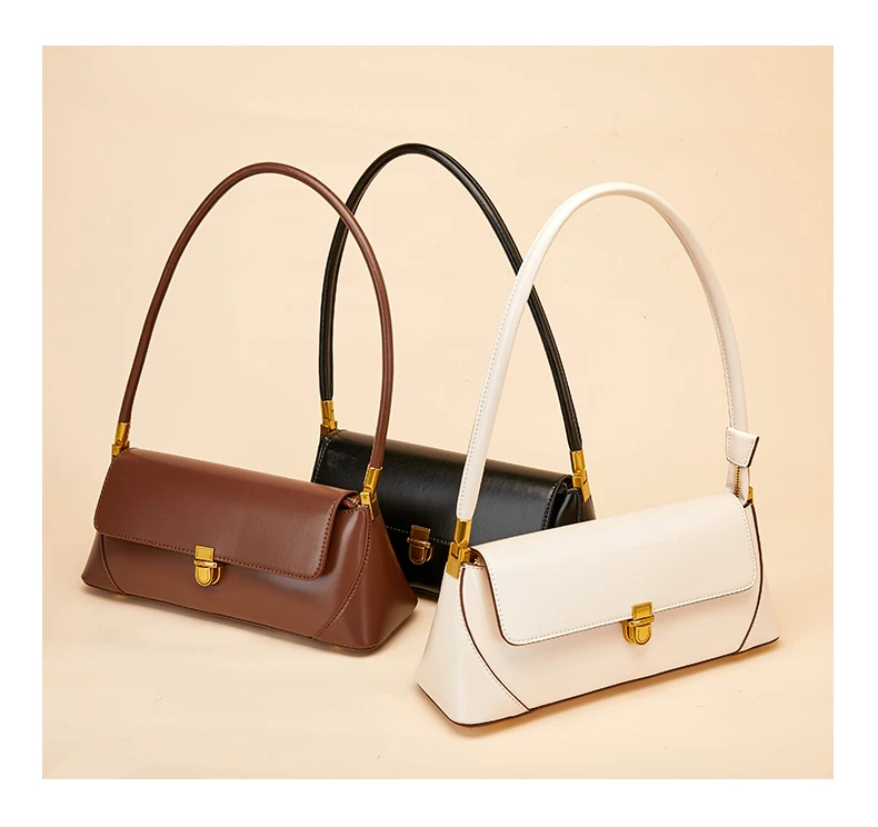 Bolsa Baguete em Couro Veneza