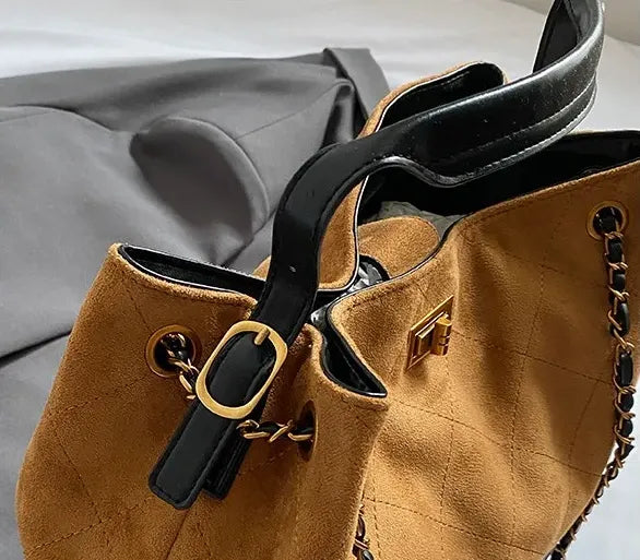 Bolsa de Ombro Camurça Montserrat