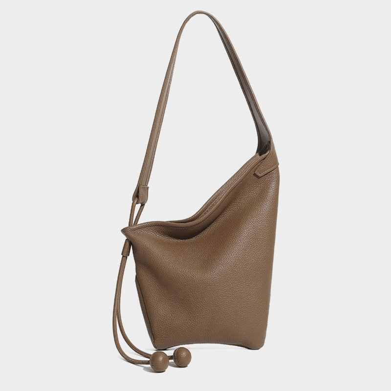 Bolsa Saco em Couro Crossbody Gália