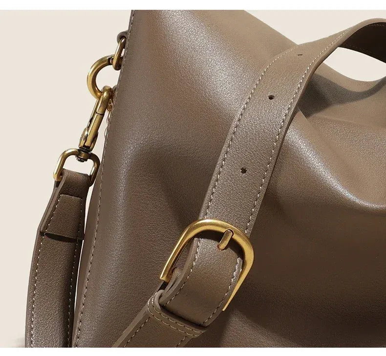 Bolsa de Ombro Couro Legítimo Viena